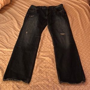Men’s distressed jeans